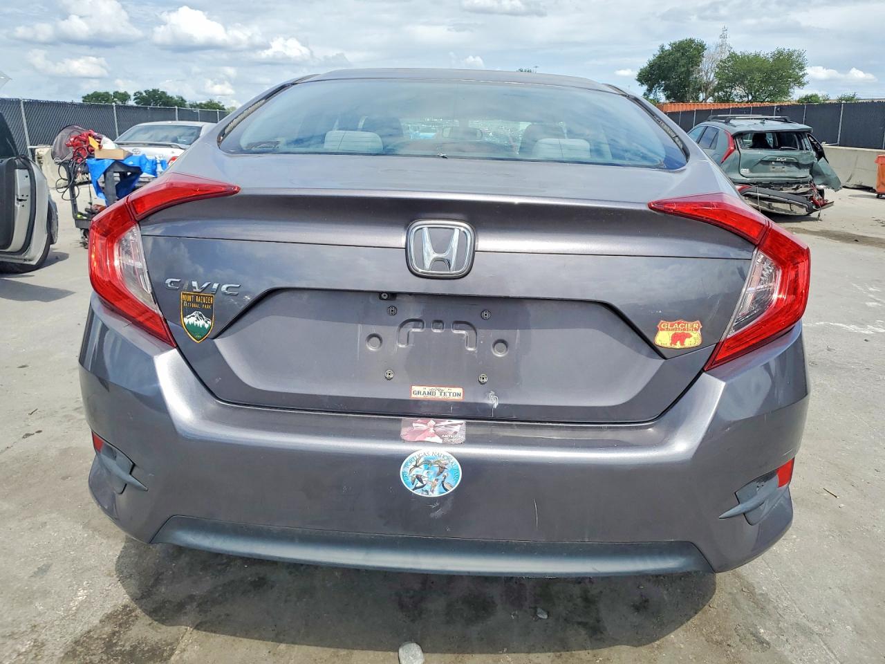2016 HONDA CIVIC LX photo 16