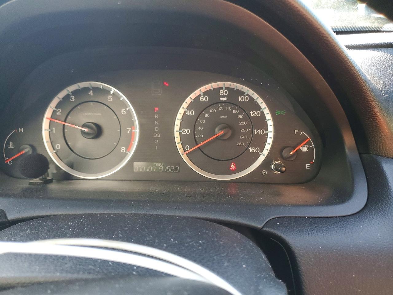 2011 HONDA ACCORD LX photo 25