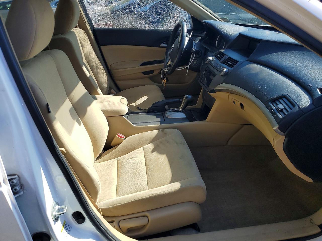 2011 HONDA ACCORD LX photo 19