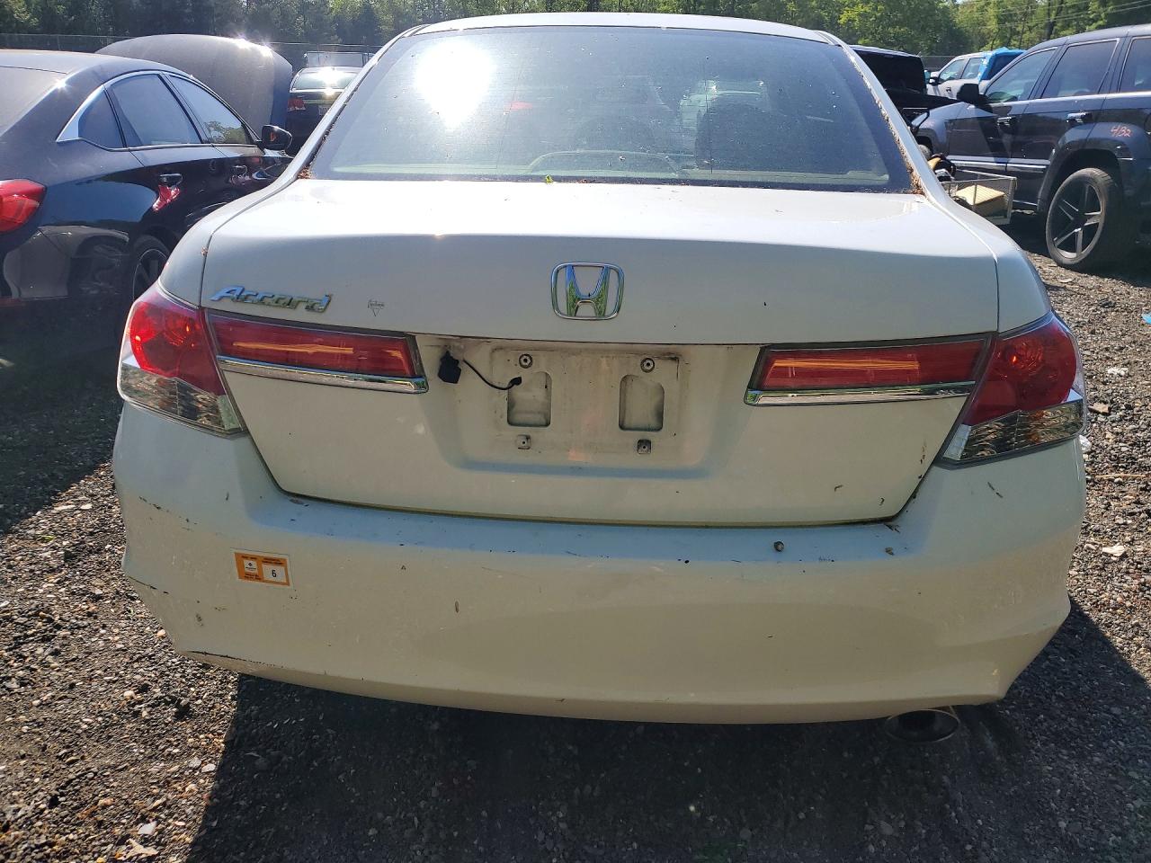 2011 HONDA ACCORD LX photo 16