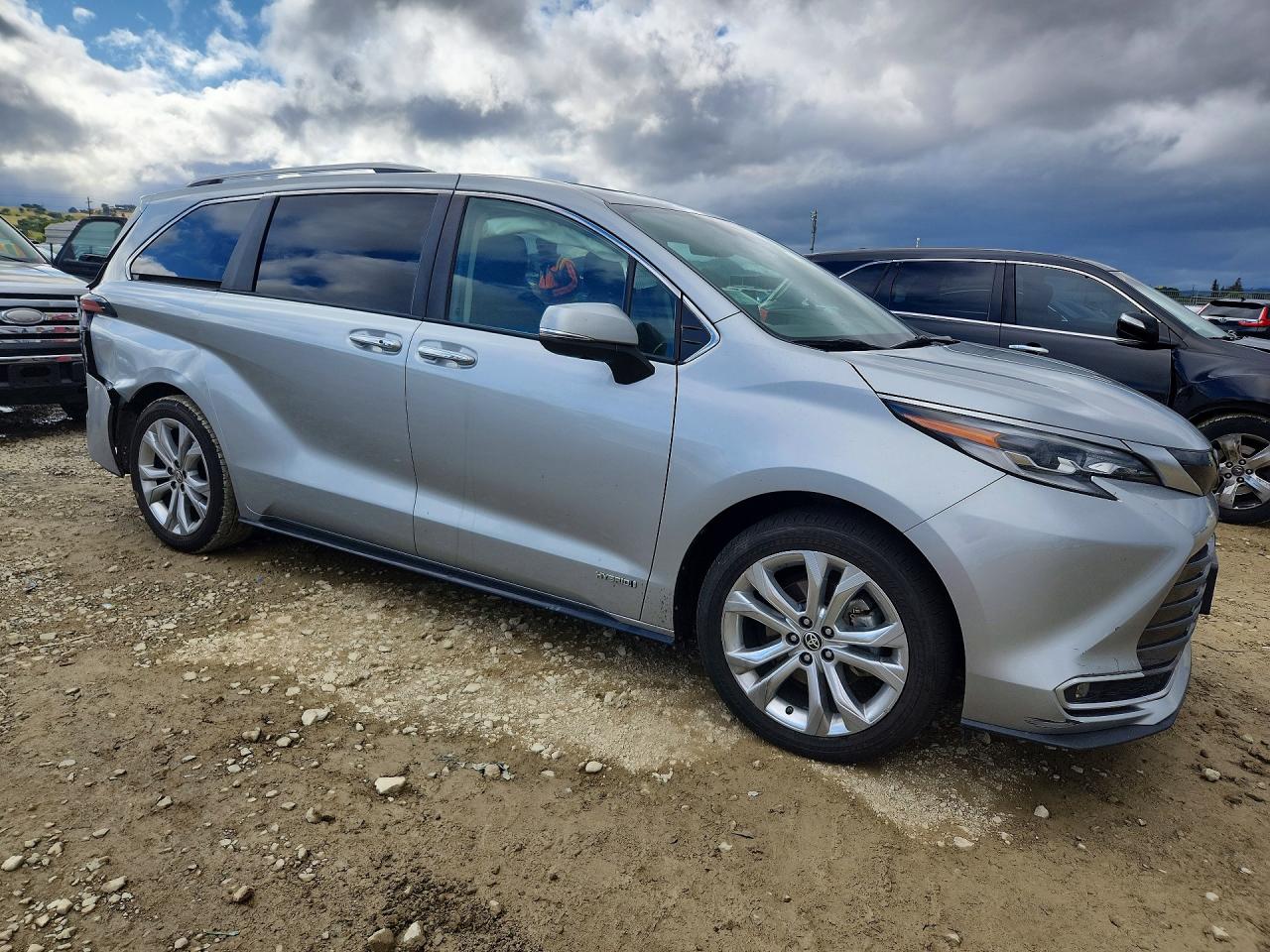 2021 TOYOTA SIENNA PLATINUM 7-PASSENGER photo 4