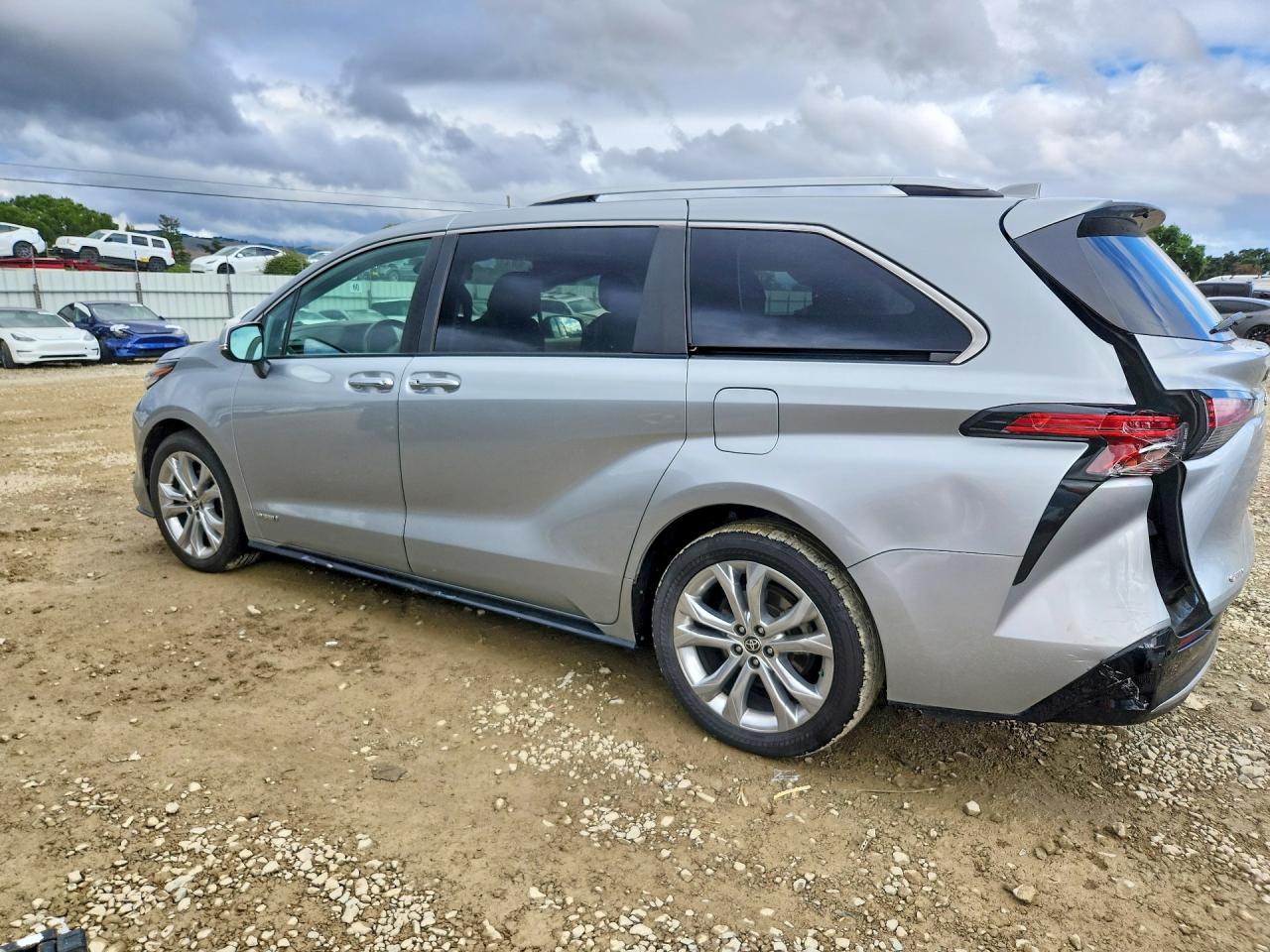 2021 TOYOTA SIENNA PLATINUM 7-PASSENGER photo 2