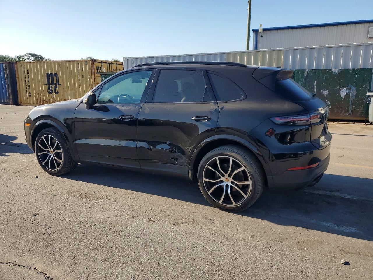 2023 PORSCHE CAYENNE BASE photo 3