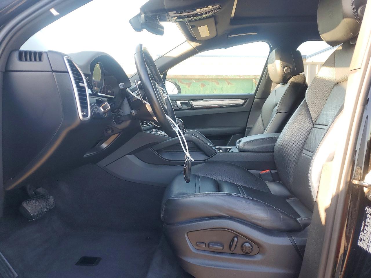 2023 PORSCHE CAYENNE BASE photo 13