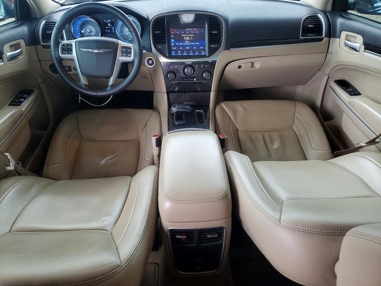 2014 CHRYSLER 300 photo 8