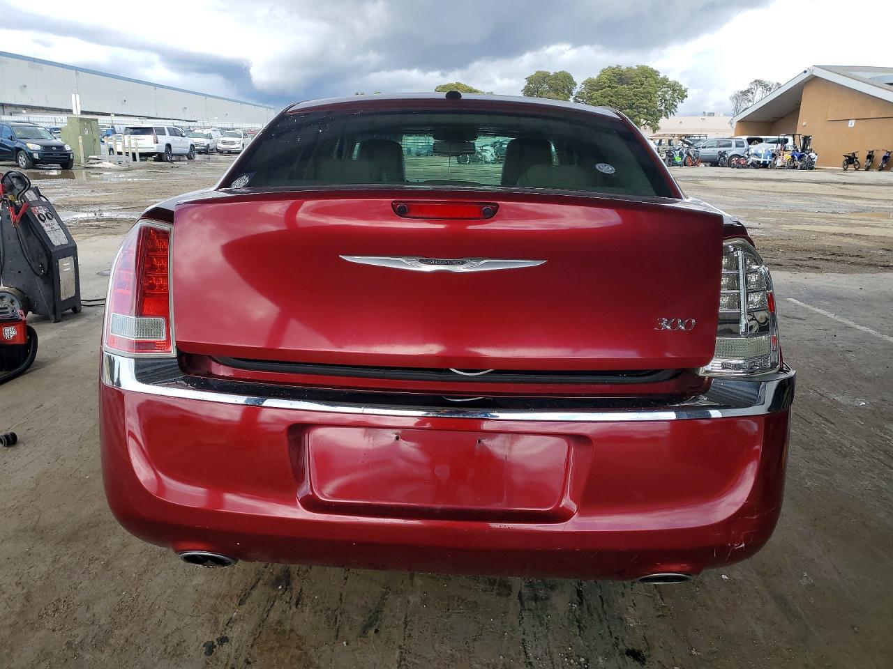 2014 CHRYSLER 300 photo 6