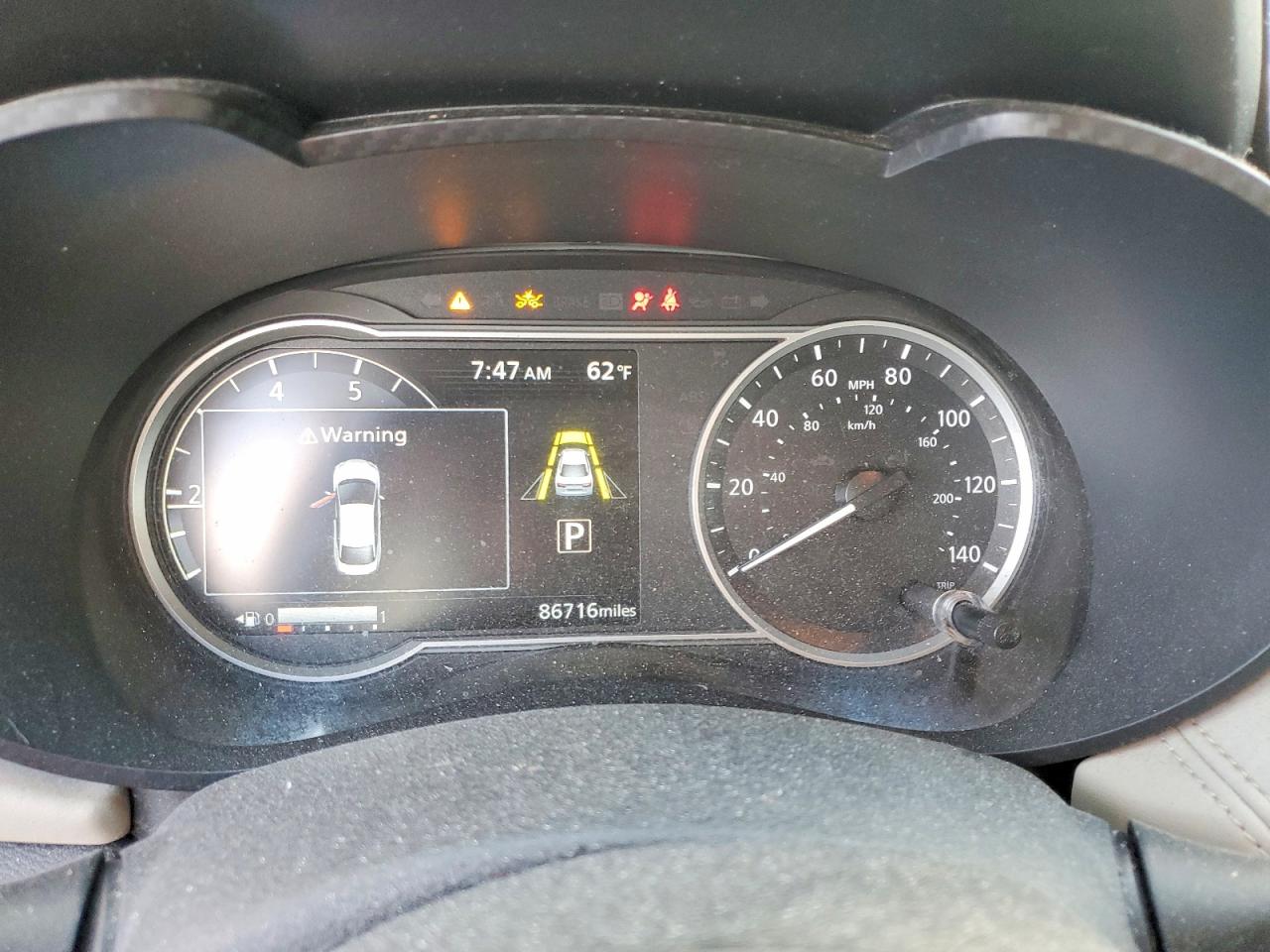 2020 NISSAN VERSA SV photo 25