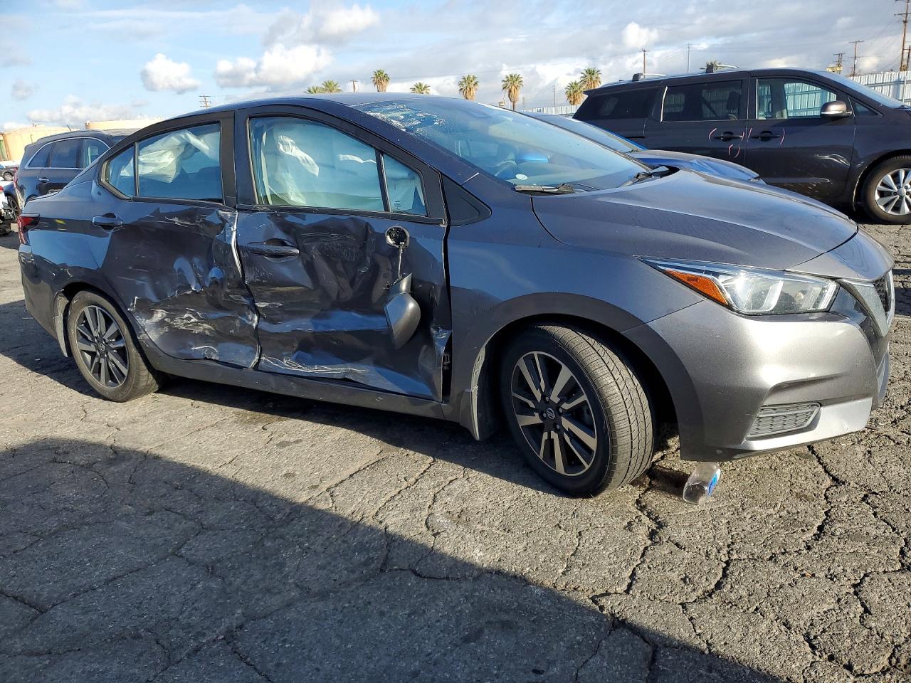 2020 NISSAN VERSA SV photo 10