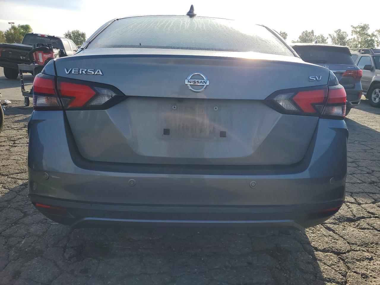 2020 NISSAN VERSA SV photo 16