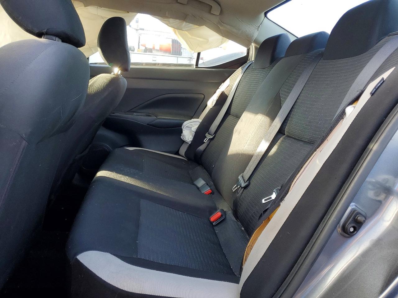 2020 NISSAN VERSA SV photo 28