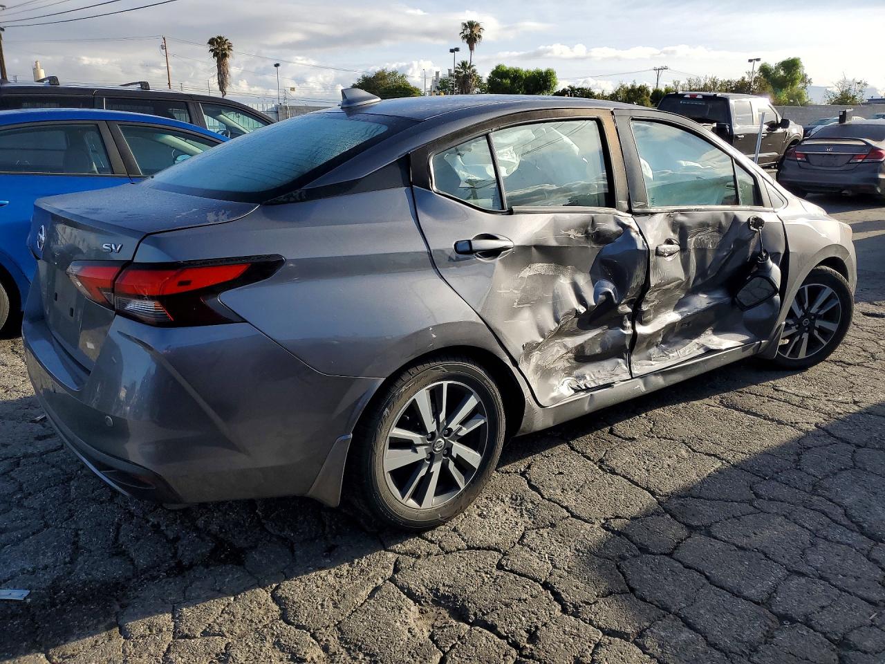 2020 NISSAN VERSA SV photo 7