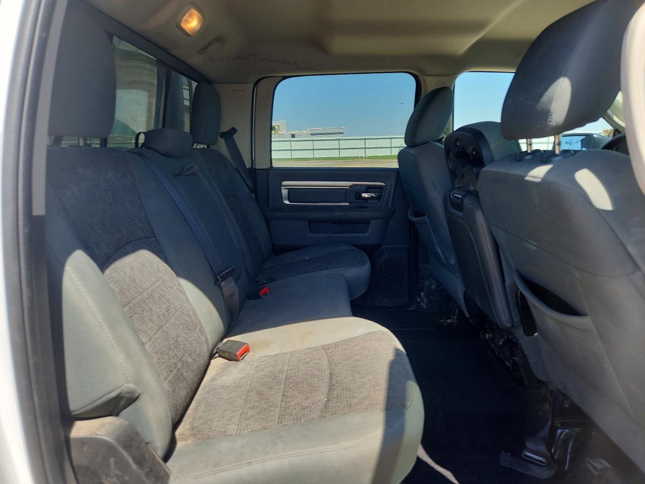 2017 RAM 1500 SLT photo 19
