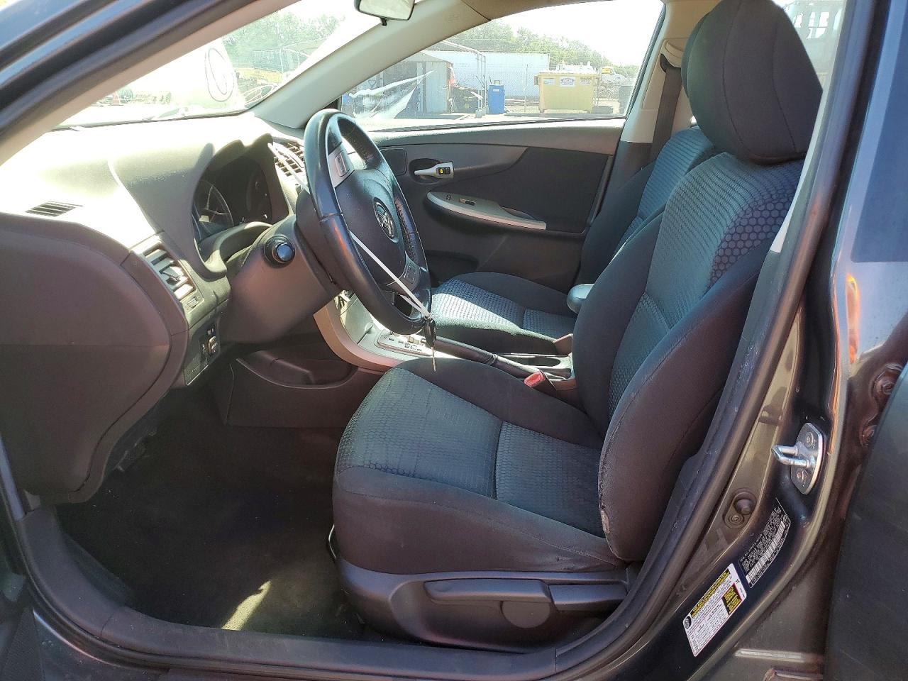 2010 TOYOTA COROLLA XRS photo 19