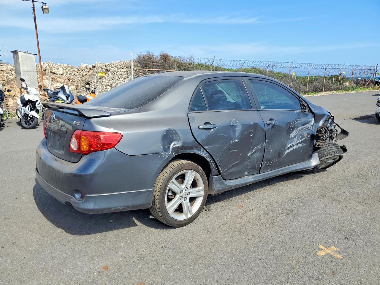 2010 TOYOTA COROLLA XRS photo 7