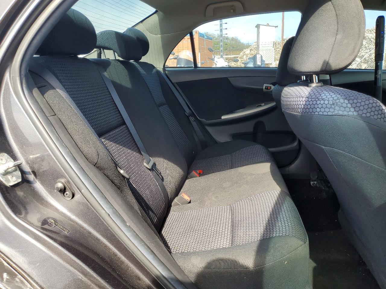 2010 TOYOTA COROLLA XRS photo 28