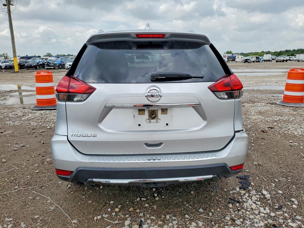 2017 NISSAN ROGUE S photo 16