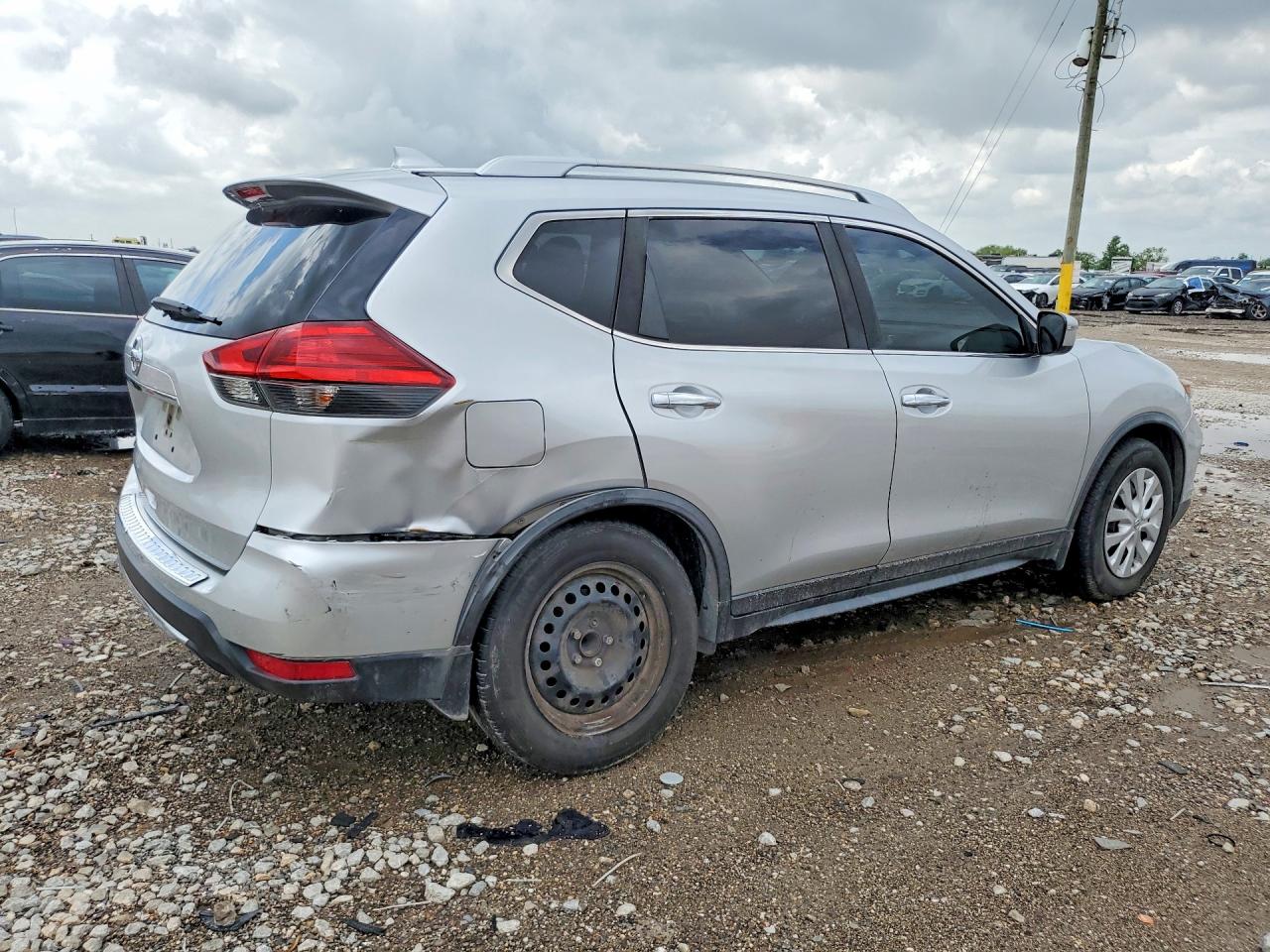 2017 NISSAN ROGUE S photo 7