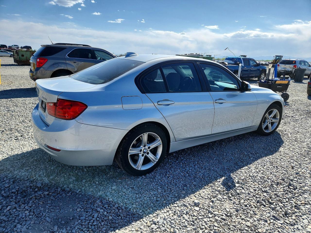 2014 BMW 320 I XDRIVE photo 3