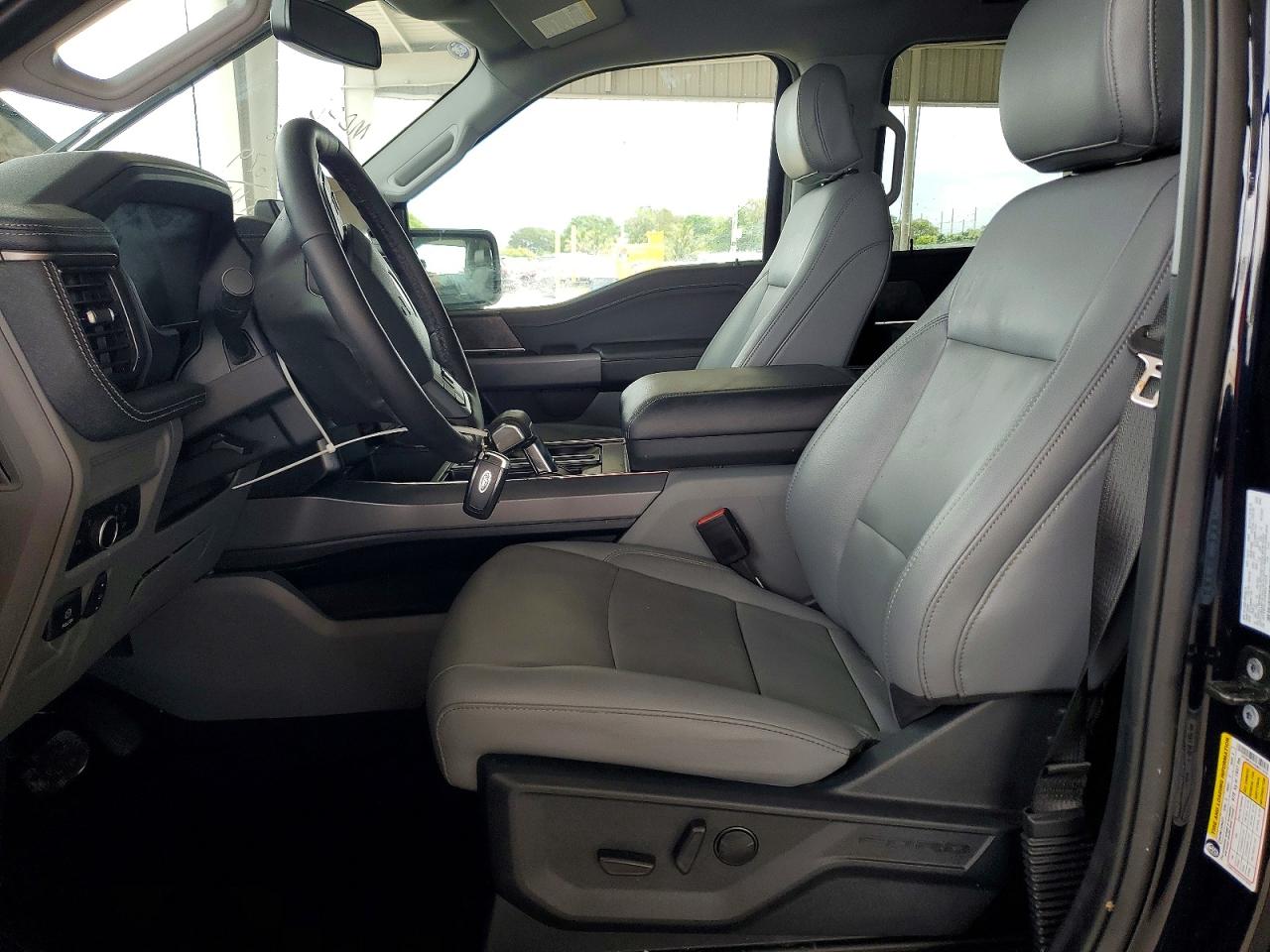 2025 FORD F150 LIGHTNING XLT photo 19