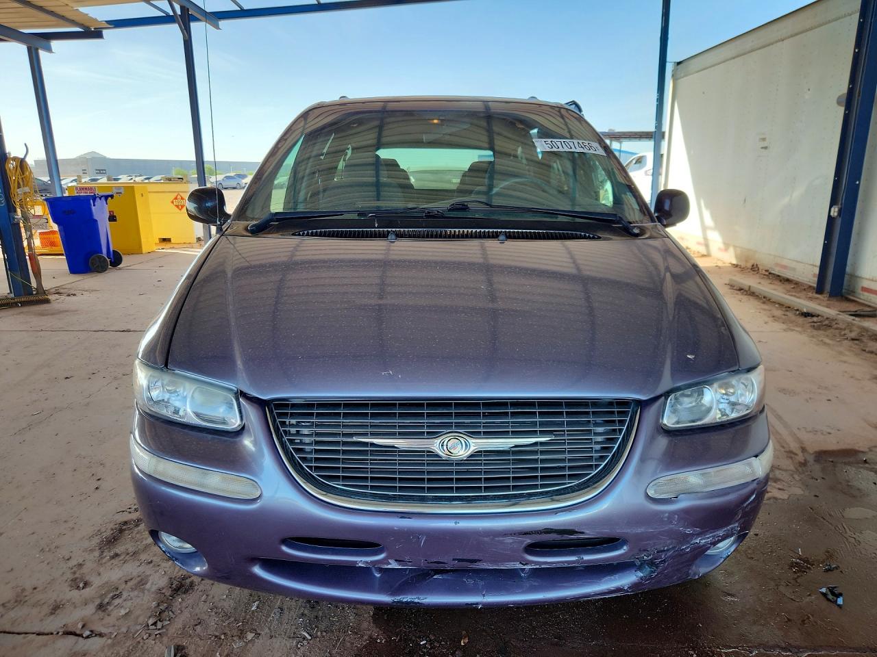 1998 CHRYSLER TOWN & COUNTRY LX photo 13
