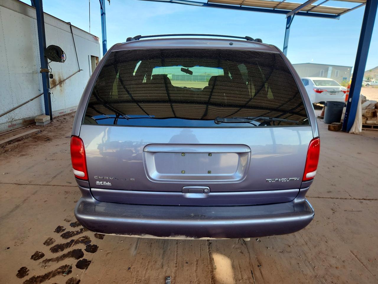 1998 CHRYSLER TOWN & COUNTRY LX photo 16