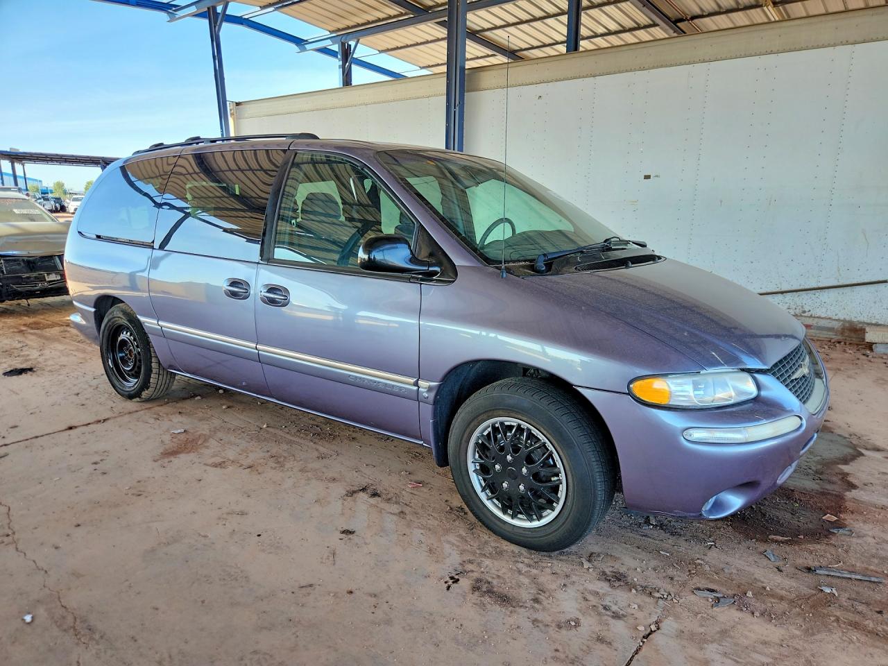 1998 CHRYSLER TOWN & COUNTRY LX photo 10
