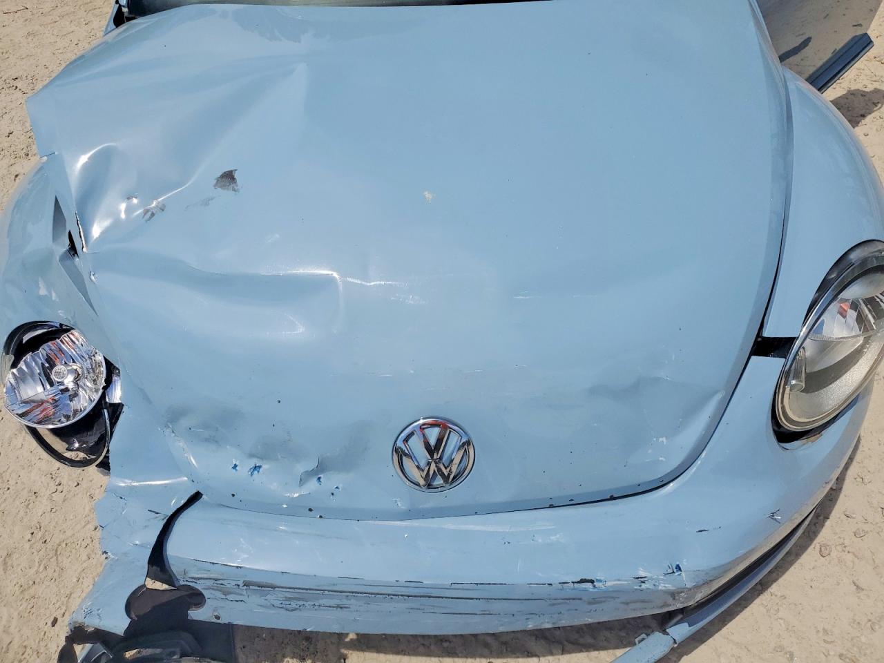 2013 VOLKSWAGEN BEETLE photo 11