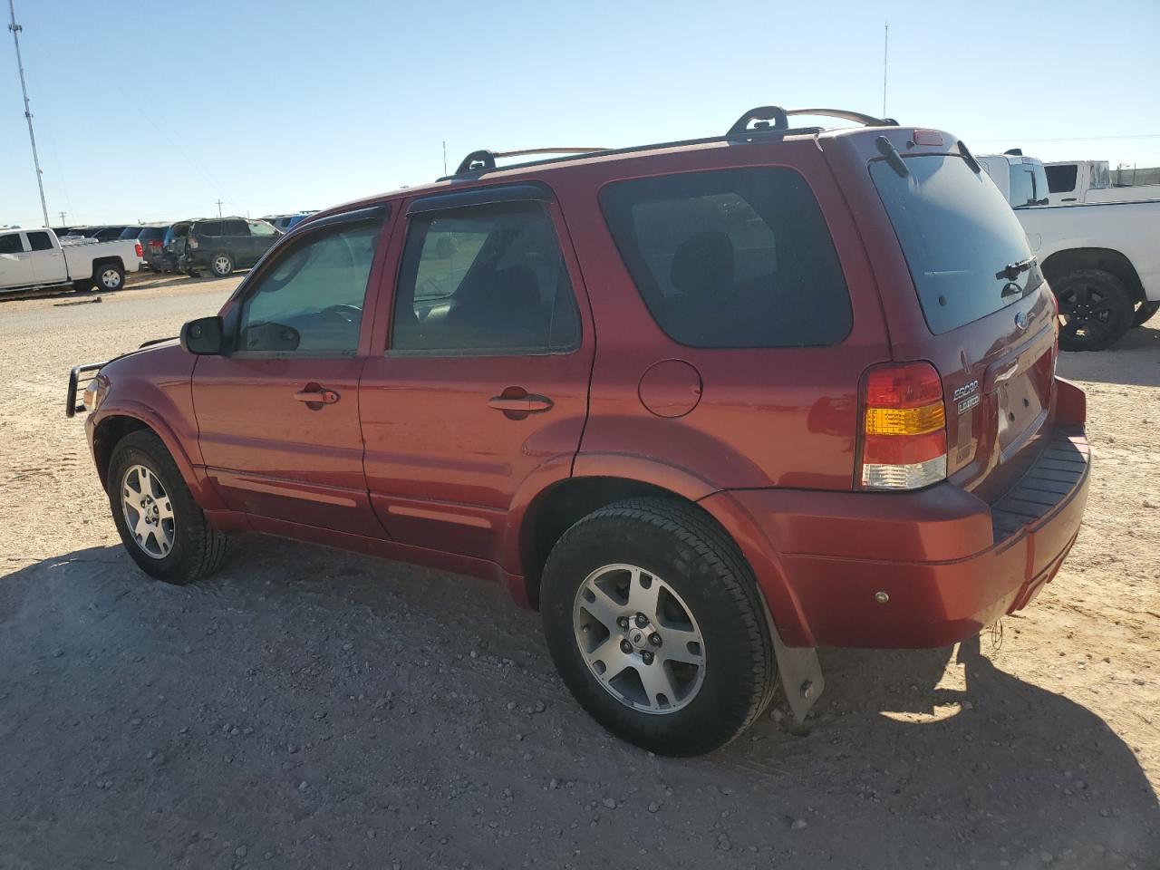 2005 FORD ESCAPE photo 4