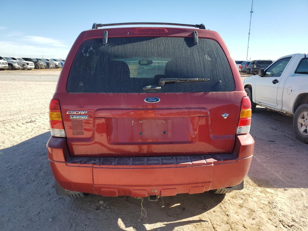 2005 FORD ESCAPE photo 16