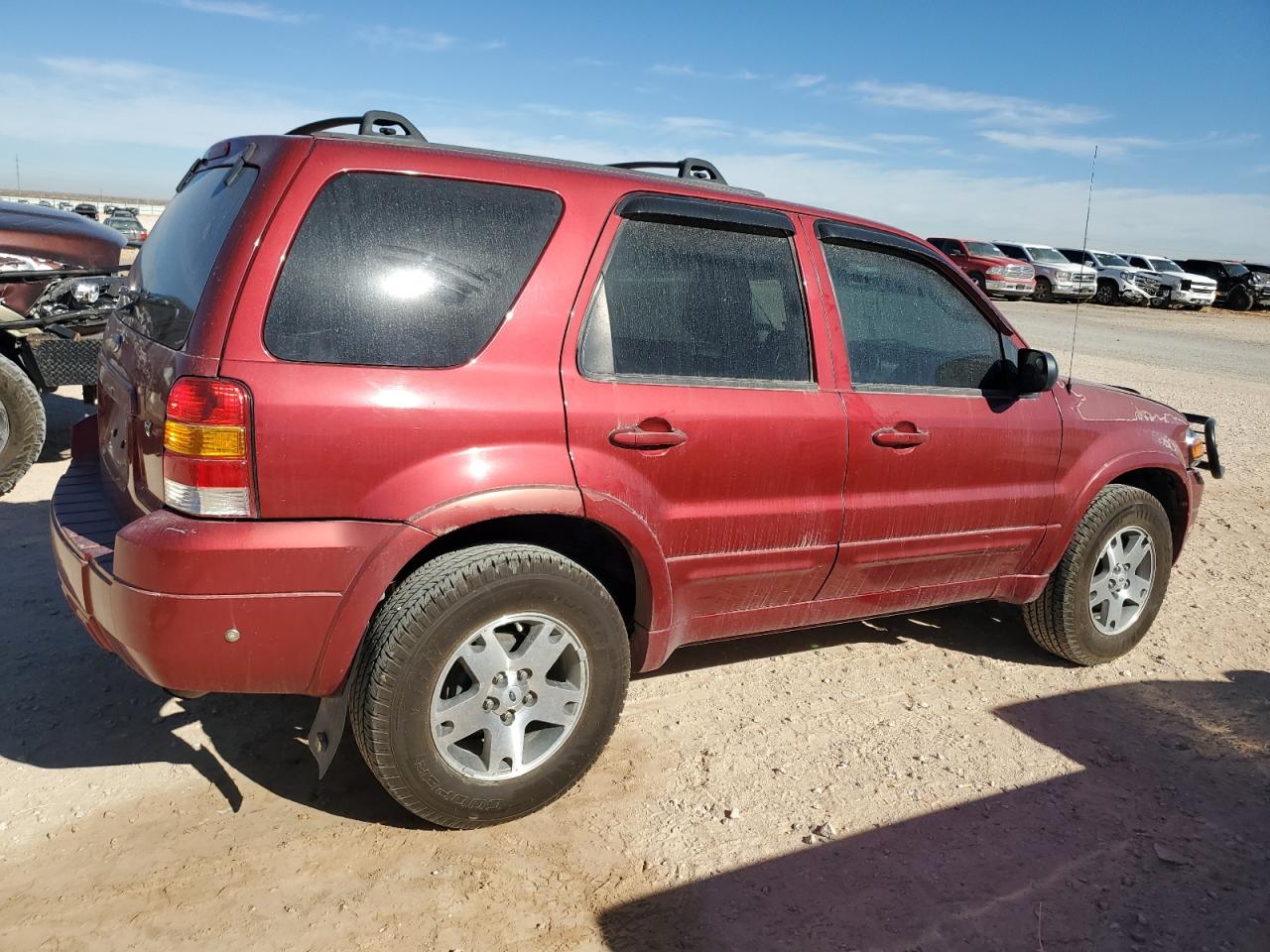 2005 FORD ESCAPE photo 7
