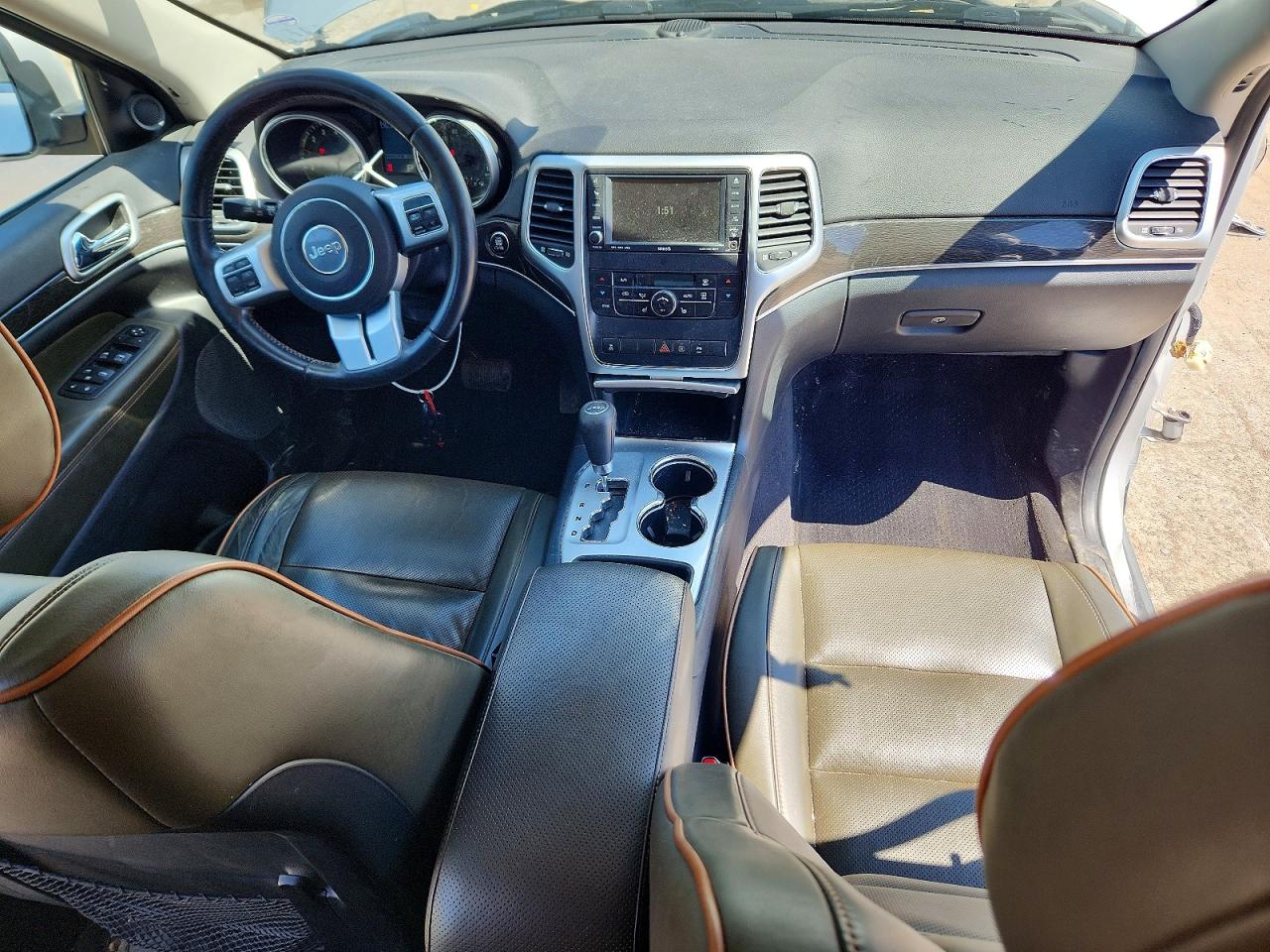 2011 JEEP GRAND CHEROKEE LAREDO photo 8