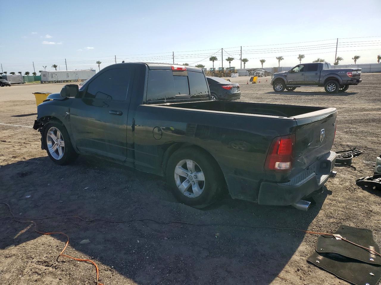 2014 RAM 1500 SPORT photo 3