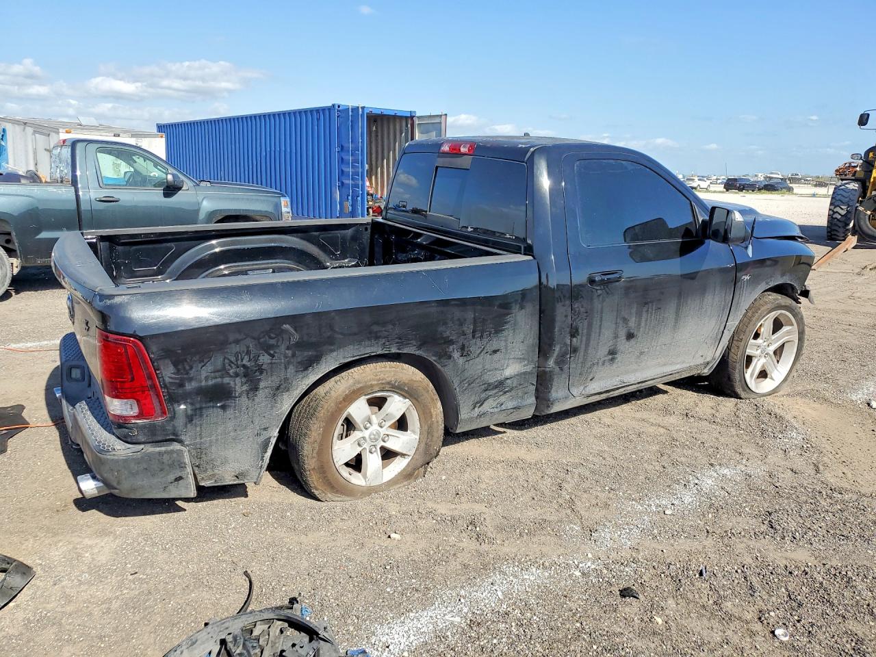 2014 RAM 1500 SPORT photo 5
