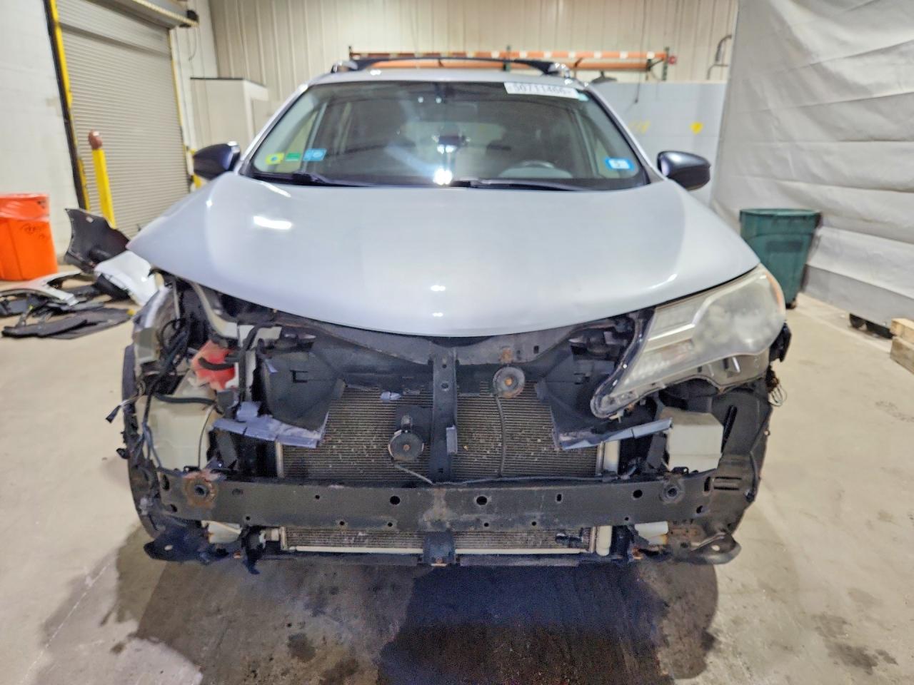 2014 TOYOTA RAV4 LE photo 9