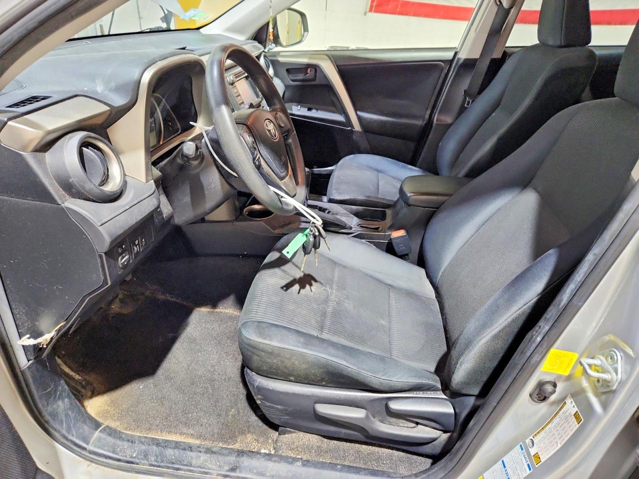 2014 TOYOTA RAV4 LE photo 13