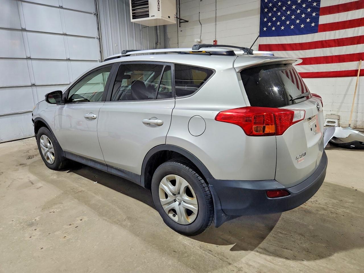 2014 TOYOTA RAV4 LE photo 3