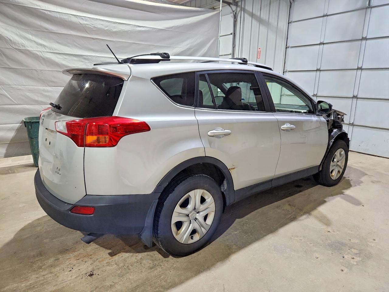 2014 TOYOTA RAV4 LE photo 5