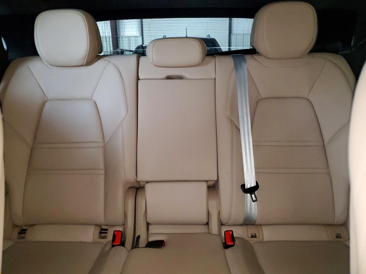 2022 PORSCHE CAYENNE photo 19