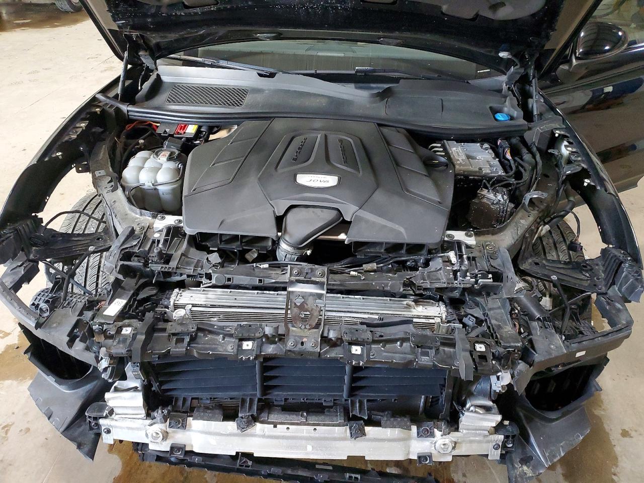 2022 PORSCHE CAYENNE photo 23