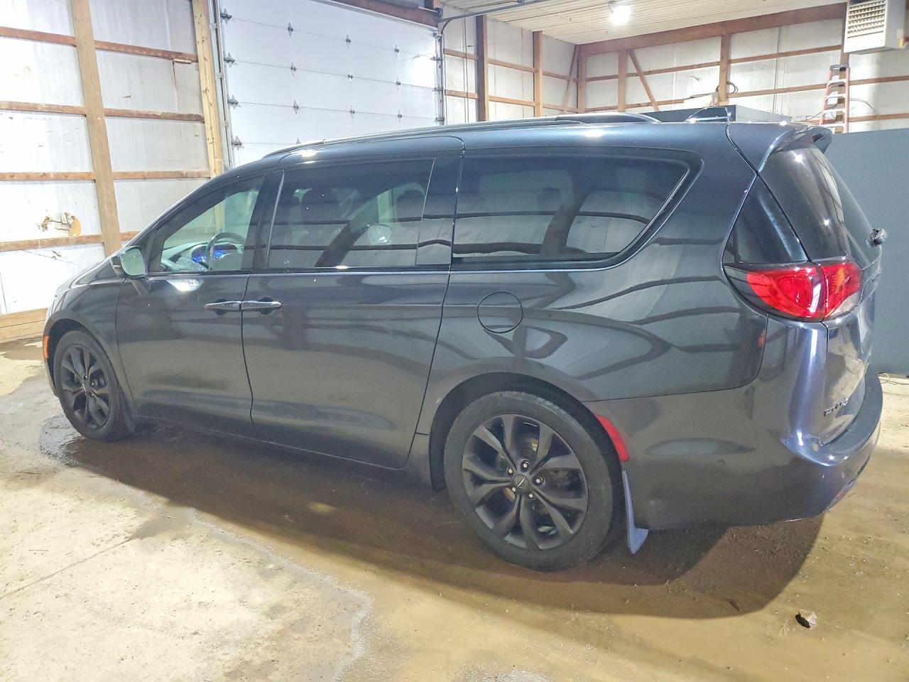 2019 CHRYSLER PACIFICA LIMITED photo 3