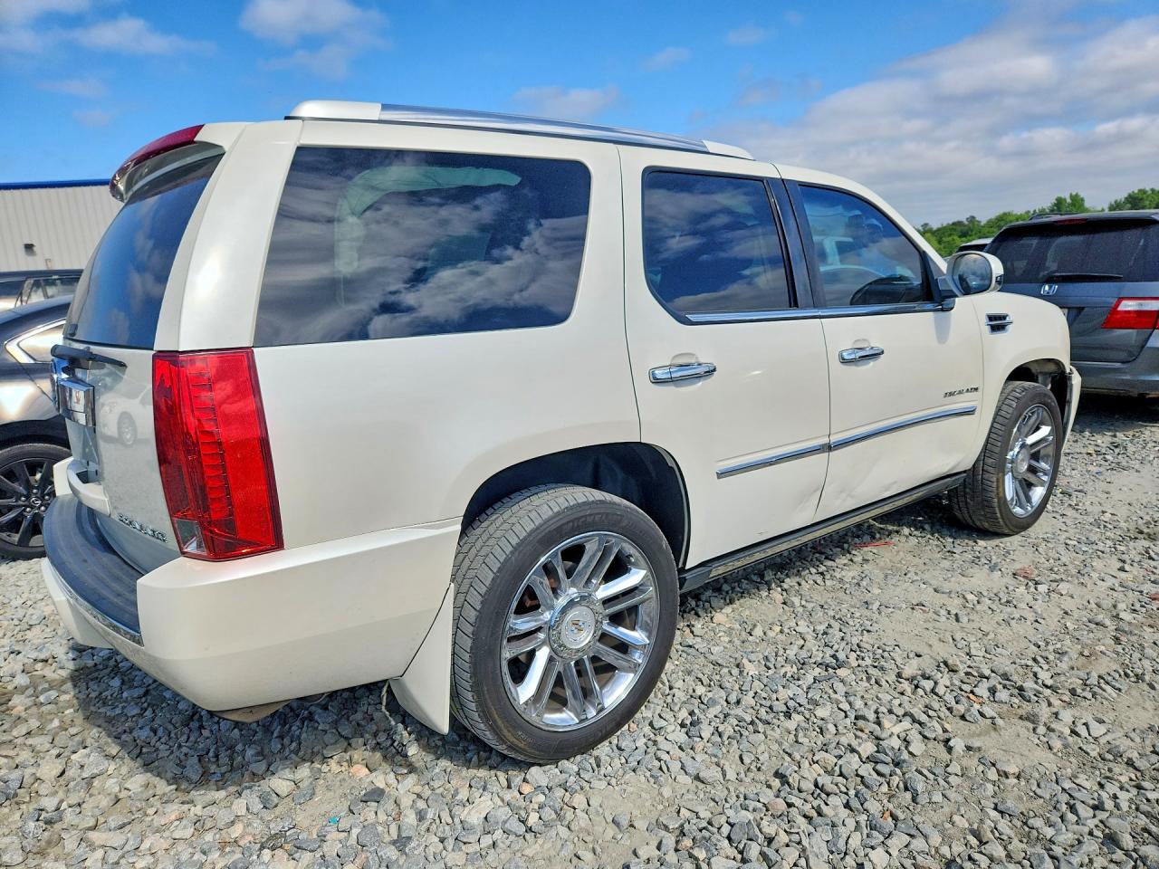 2011 CADILLAC ESCALADE PLATINUM photo 7