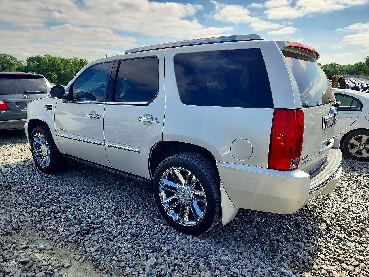 2011 CADILLAC ESCALADE PLATINUM photo 4