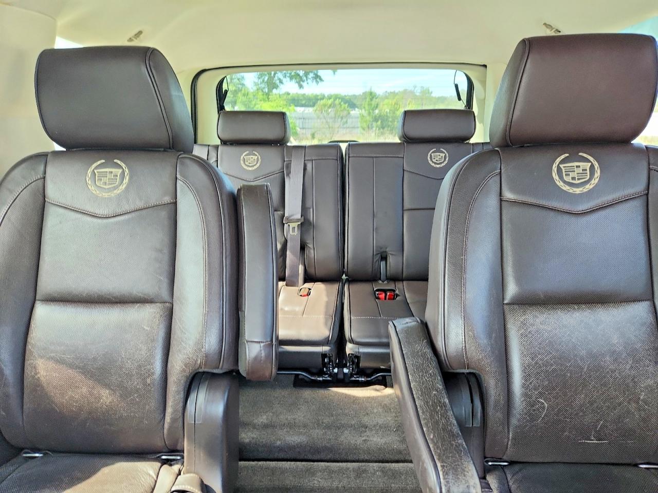 2011 CADILLAC ESCALADE PLATINUM photo 28