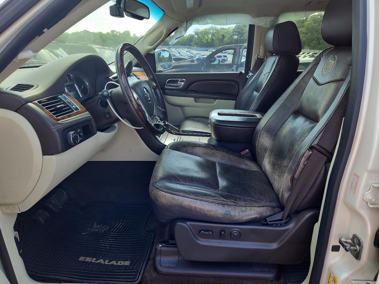 2011 CADILLAC ESCALADE PLATINUM photo 19