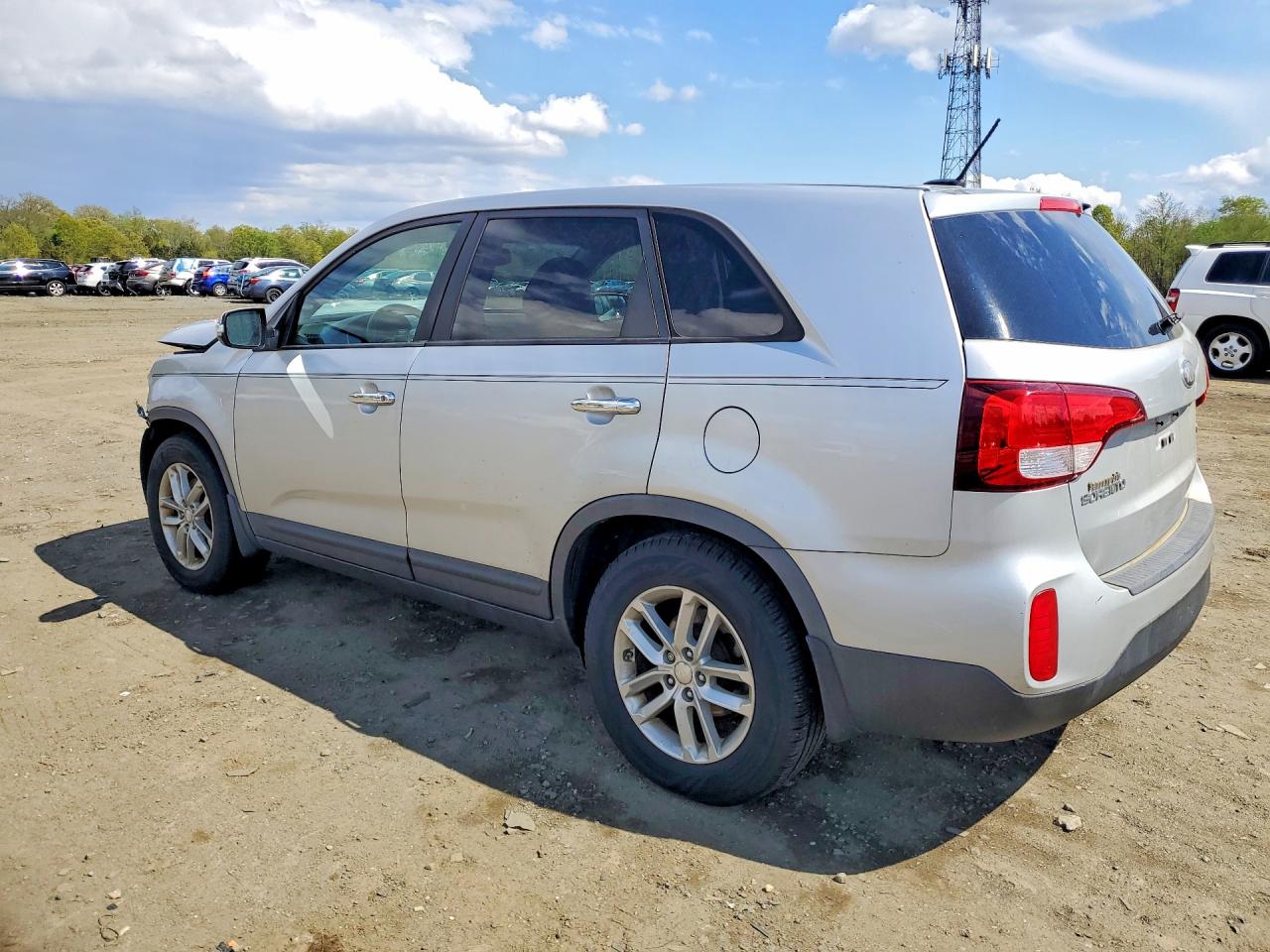 2014 KIA SORENTO photo 3