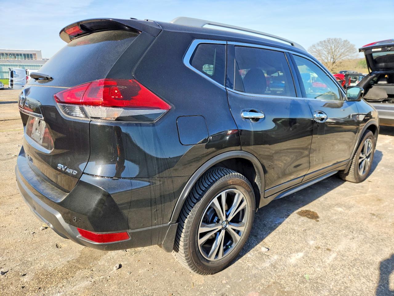 2019 NISSAN ROGUE S photo 5