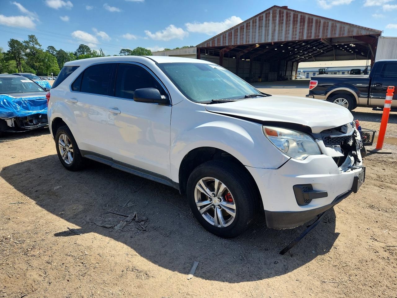 2014 CHEVROLET EQUINOX LS photo 4