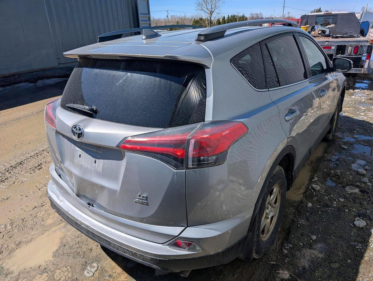 2018 TOYOTA RAV4 LE photo 7