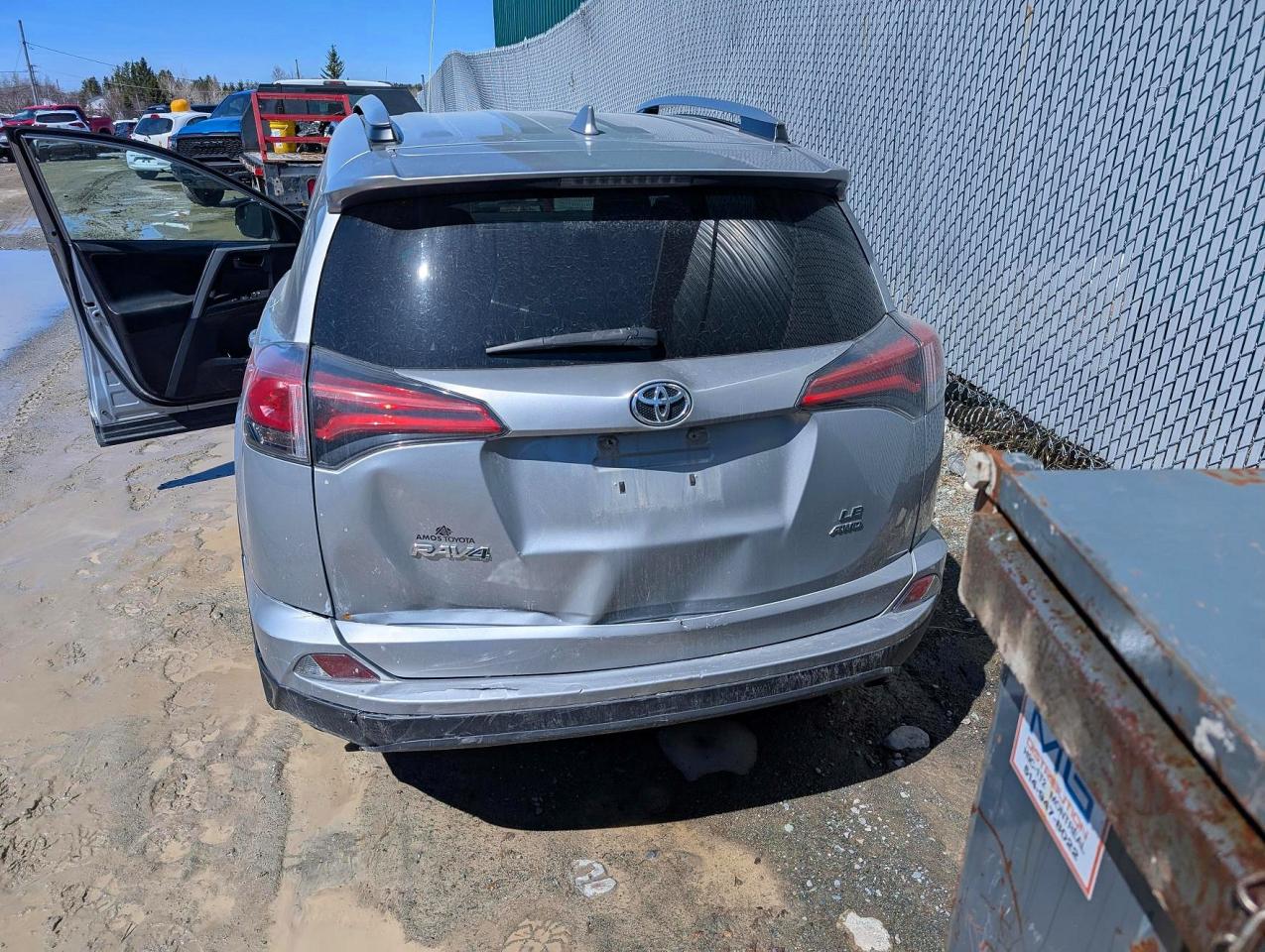 2018 TOYOTA RAV4 LE photo 16