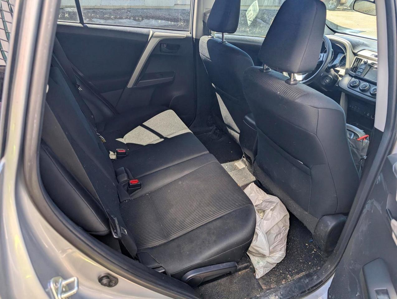2018 TOYOTA RAV4 LE photo 28